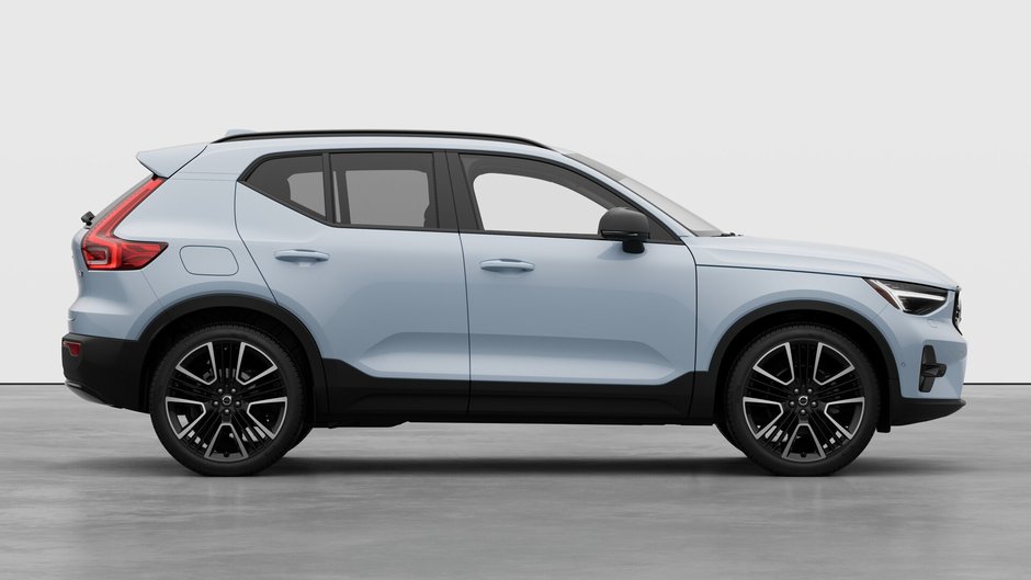 Volvo XC40 ULTRA DARK THEME 2026-6