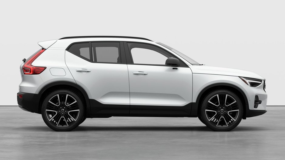 Volvo XC40 ULTRA DARK THEME 2026-6