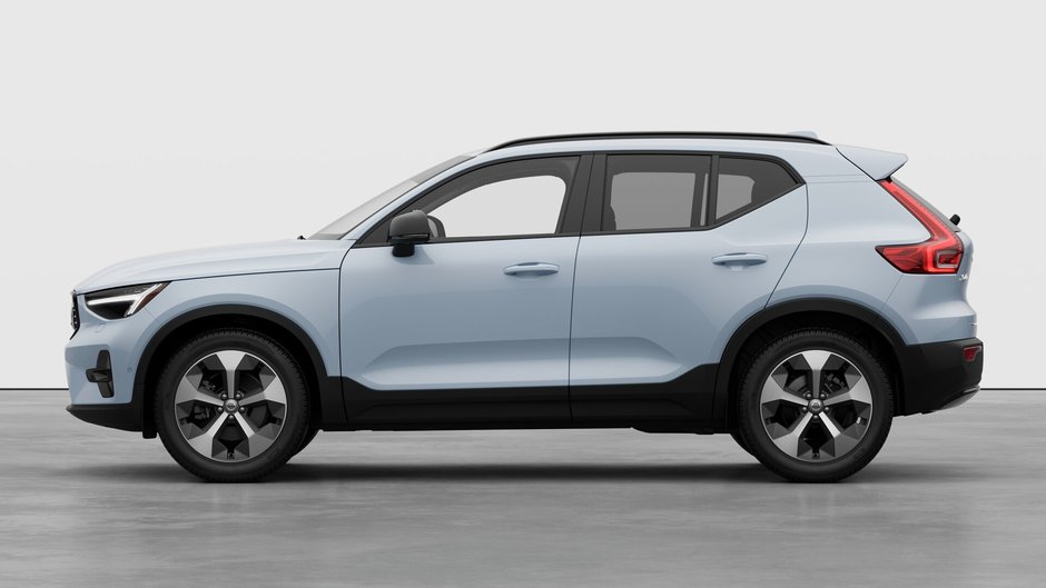 Volvo XC40 PLUS DARK THEME 2026-7