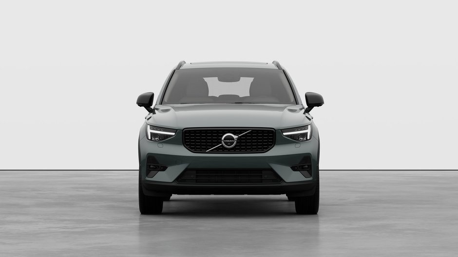 2026 Volvo XC40 PLUS DARK THEME-4