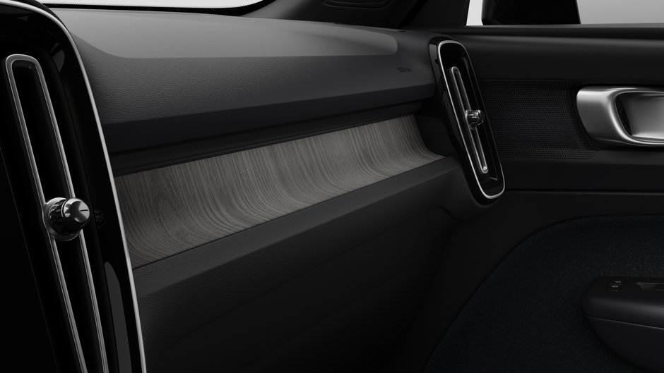 2026 Volvo XC40 PLUS DARK THEME-8