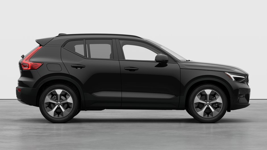 Volvo XC40 PLUS DARK THEME 2026-6