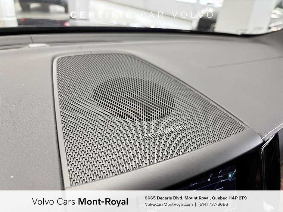 Volvo XC60 Plug-In Hybrid Ultra Dark Theme T8 2025-13