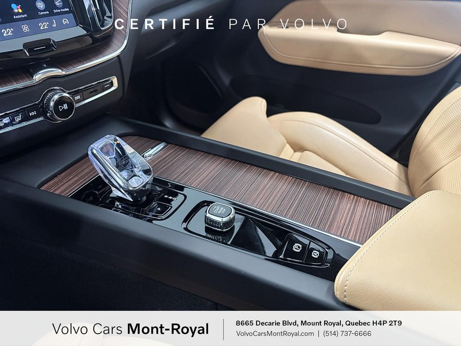 Volvo XC60 Plug-In Hybrid Ultra Dark Theme T8 2025-12