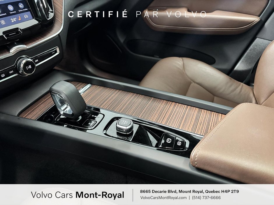 2025 Volvo XC60 Plug-In Hybrid Plus Dark Theme T8-13