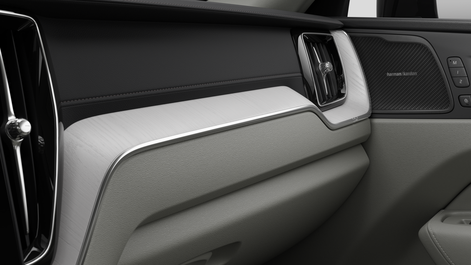 2026 Volvo XC60 PLUG-IN HYBRID ULTRA DARK THEME-8