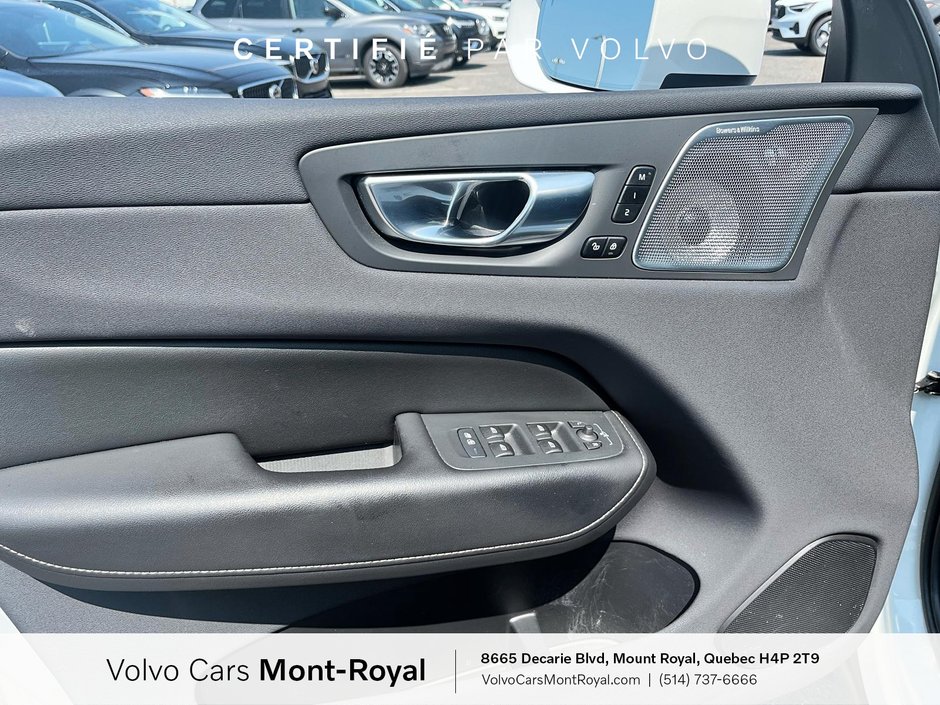Volvo XC60 Ultimate Bright Theme 2023-7