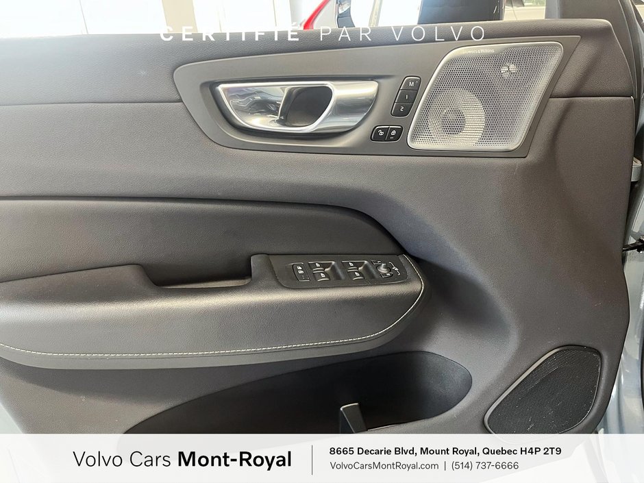 Volvo XC60 Ultimate Dark Theme B6 2023-8