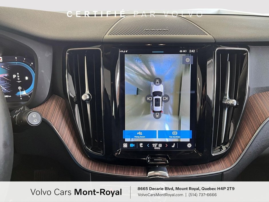2023 Volvo XC60 Plus Dark Theme-13