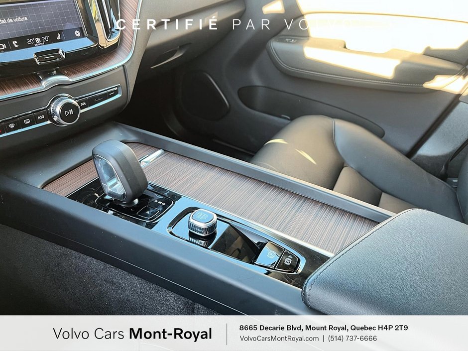 2023 Volvo XC60 Plus Dark Theme-12