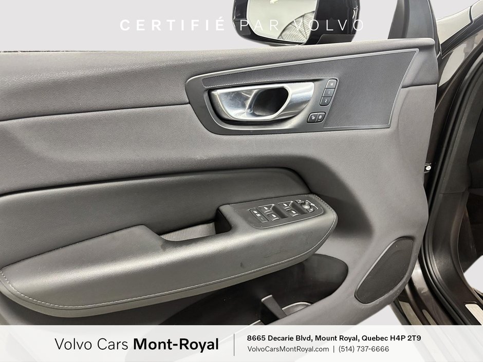 Volvo XC60 Plus Dark Theme 2024-9