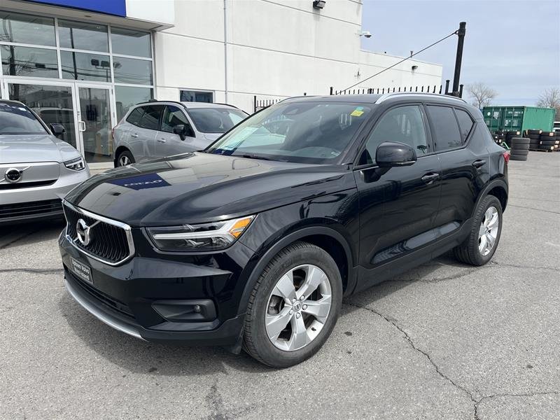 2020  XC40 T4 AWD Momentum in Laval, Quebec