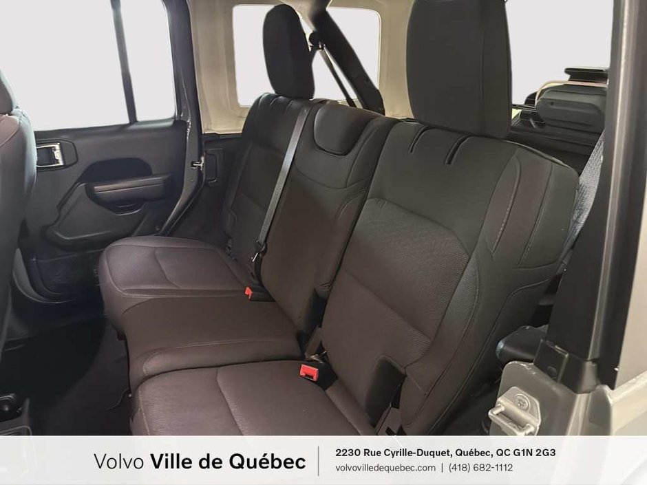 Jeep Wrangler Unlimited Sport S 2023-10