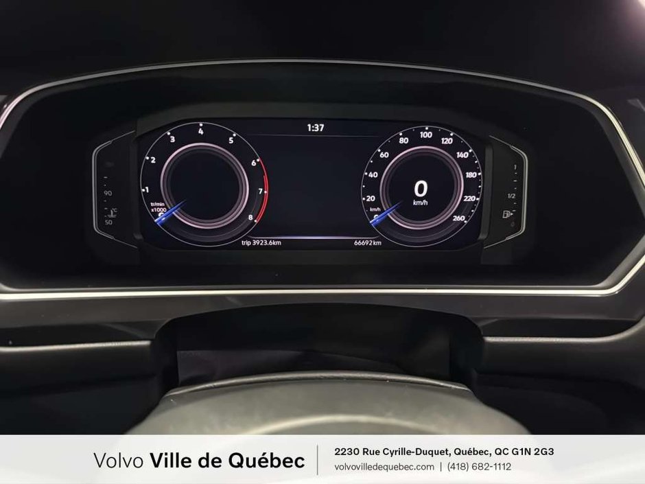 Volkswagen Tiguan Comfortline R-L Blk 2023-16