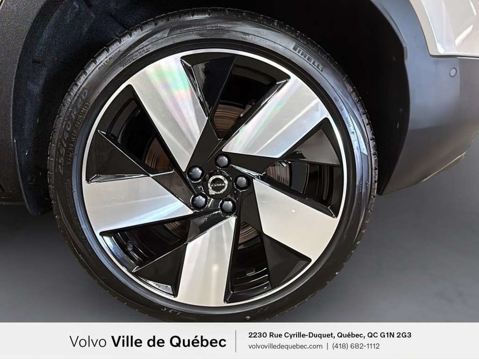 2025 Volvo EX40 TWIN Ultra-8