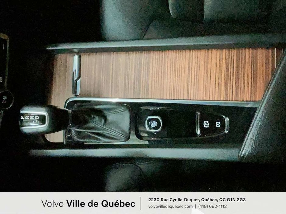 2022 Volvo V60 Momentum-21