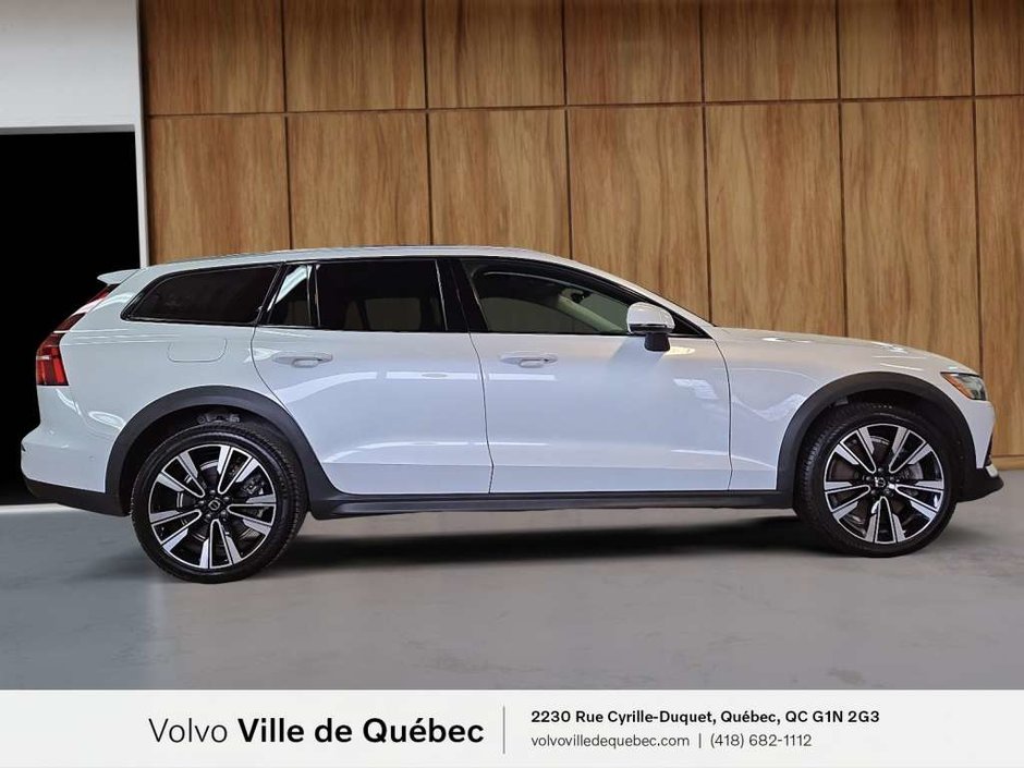 2023 Volvo V60 CC Plus-4