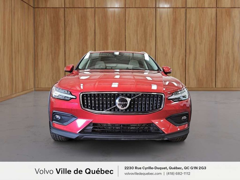2023 Volvo V60 CC Plus-2