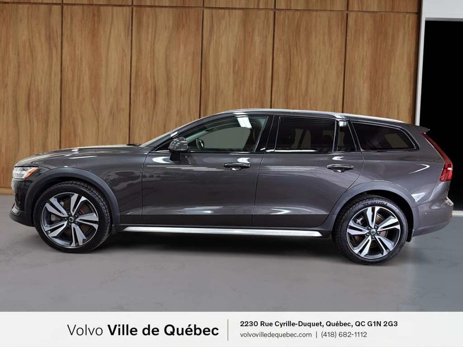 2023 Volvo V60 CC Ultimate-6