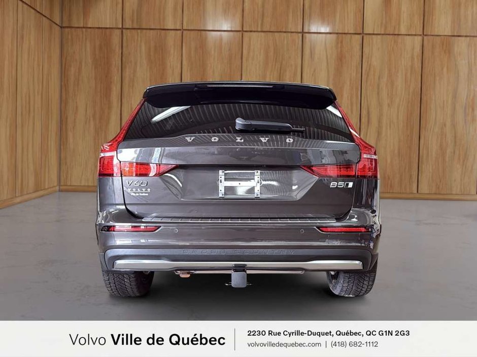 2023 Volvo V60 CC Ultimate-5