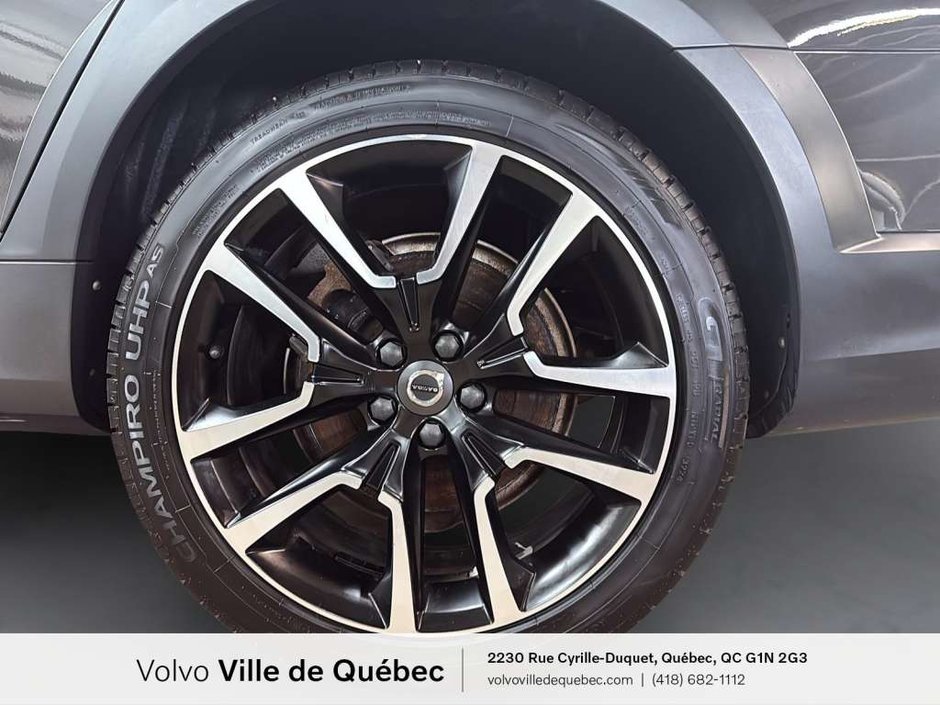 Volvo V90 CC B6 2022-7