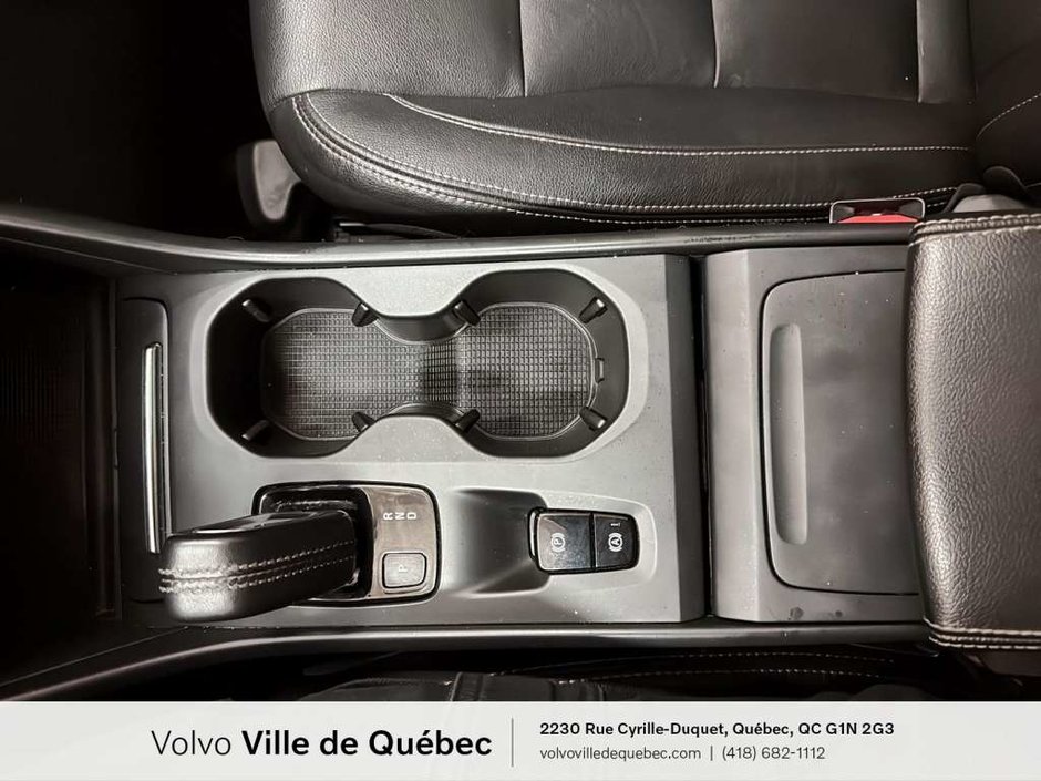 2020 Volvo XC40 Momentum-20