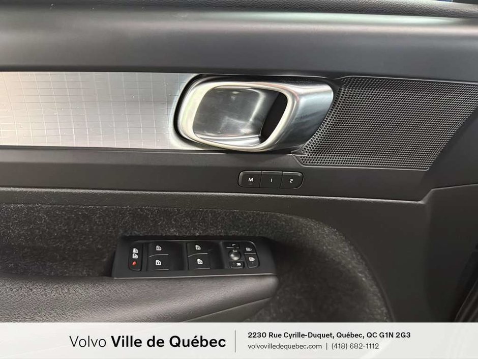 2020 Volvo XC40 Momentum-24