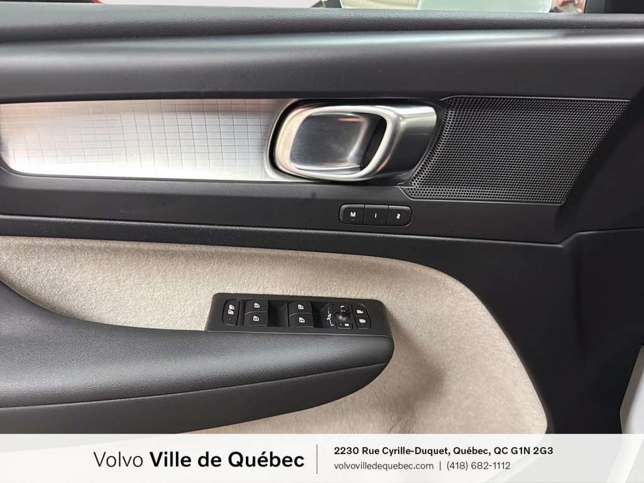 2020 Volvo XC40 Momentum-17