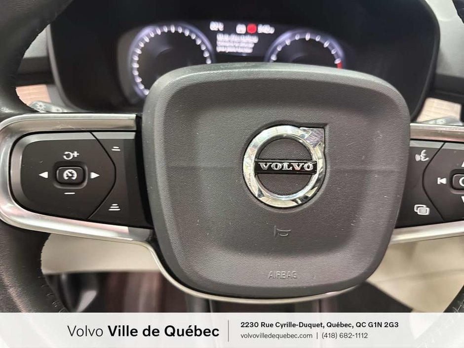 2020 Volvo XC40 Momentum-12