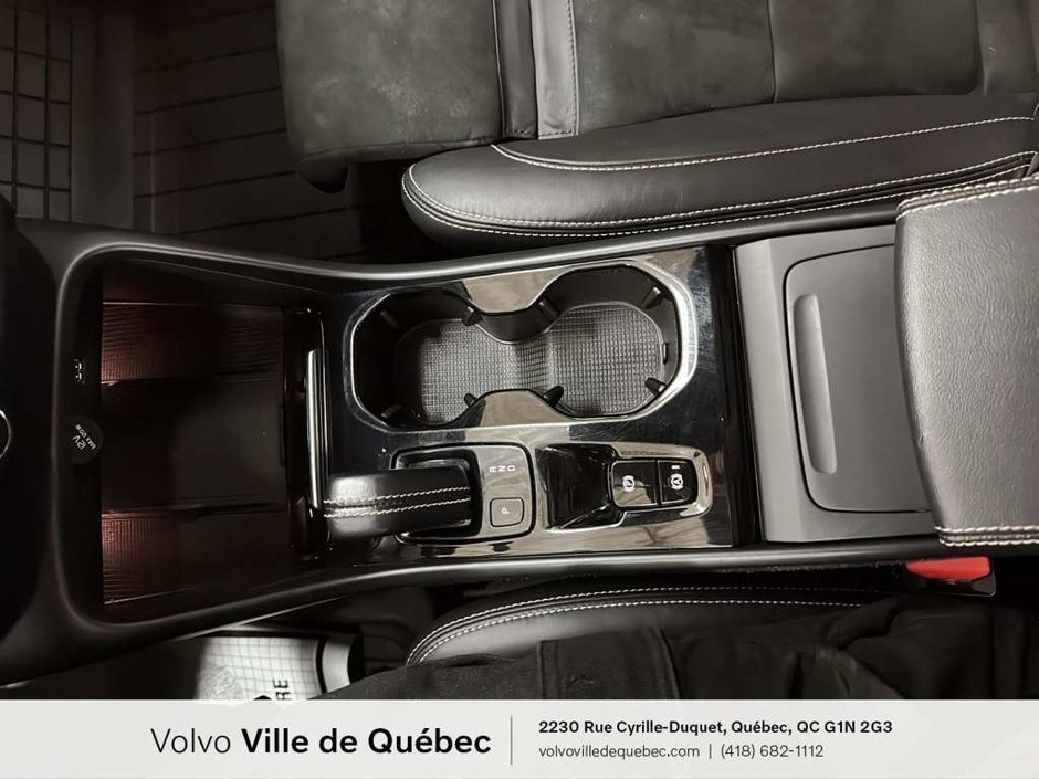 2022 Volvo XC40 R-Design-21