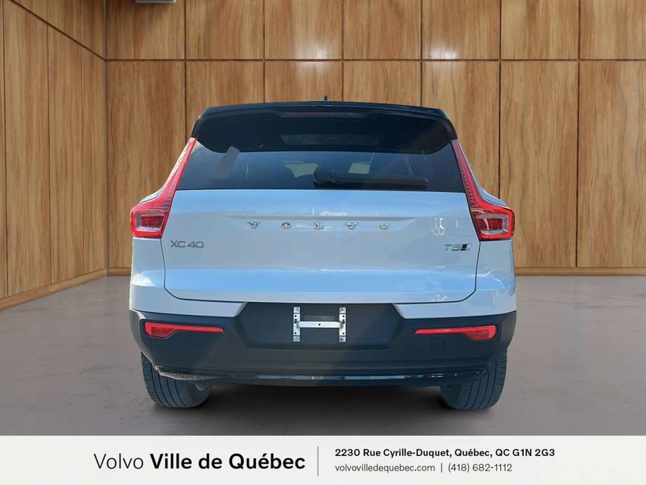 Volvo XC40 R-Design 2022-5