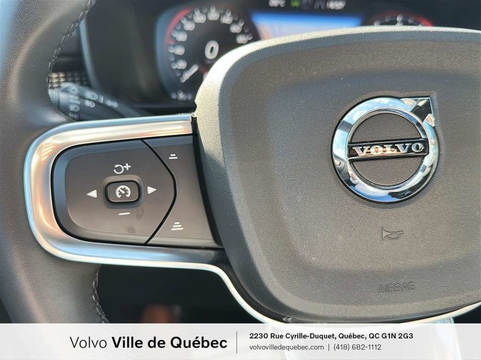 Volvo XC40 R-Design 2022-16