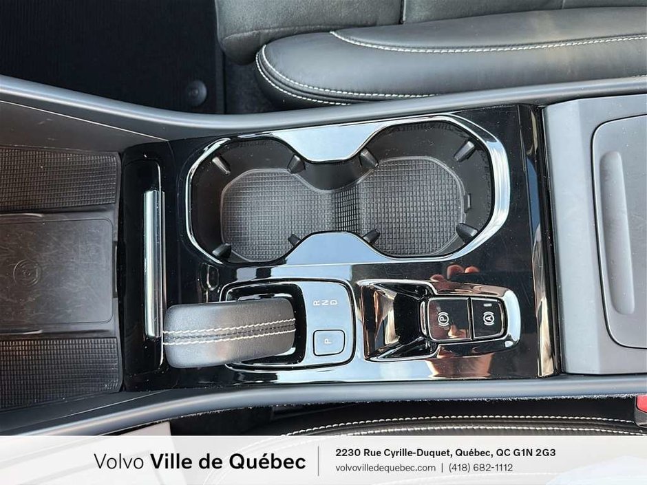 Volvo XC40 R-Design 2022-21