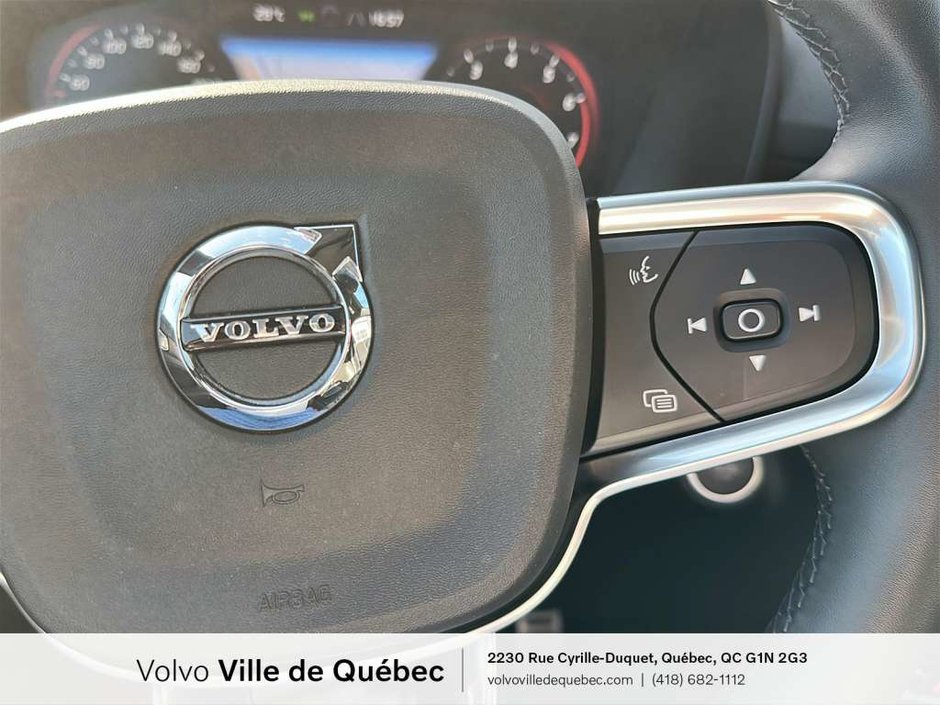 Volvo XC40 R-Design 2022-17