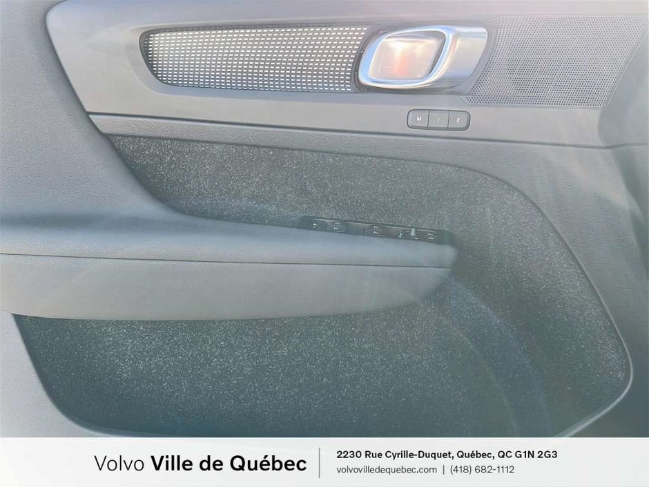 Volvo XC40 R-Design 2022-22