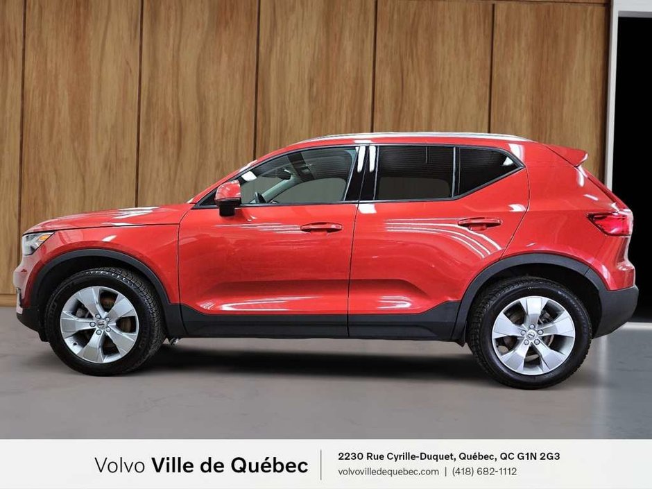 Volvo XC40 Momentum 2022-6