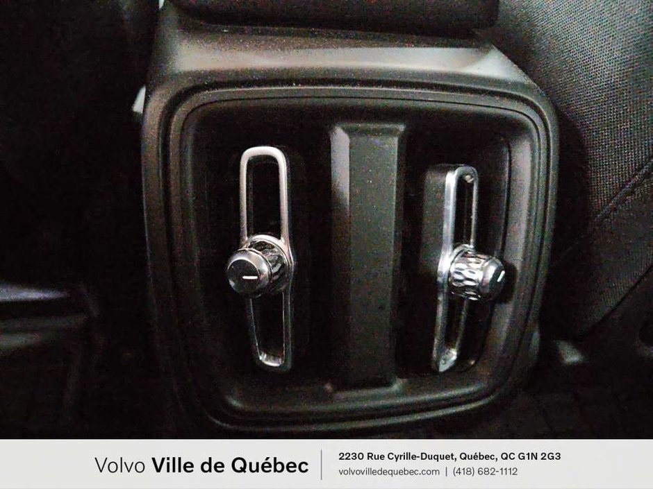 Volvo XC40 Momentum 2022-14