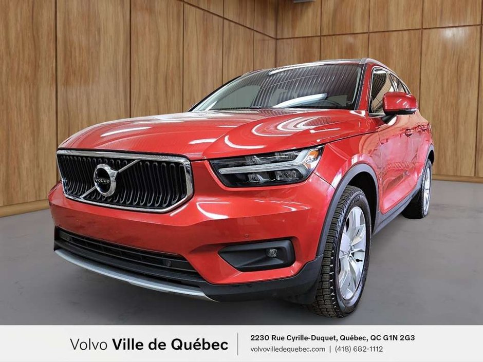 Volvo XC40 Momentum 2022-0