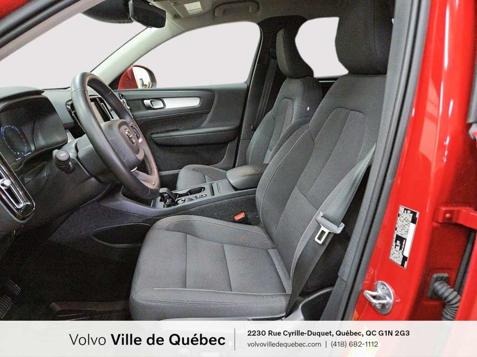 Volvo XC40 Momentum 2022-1