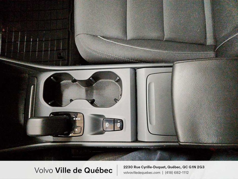 Volvo XC40 Momentum 2022-22