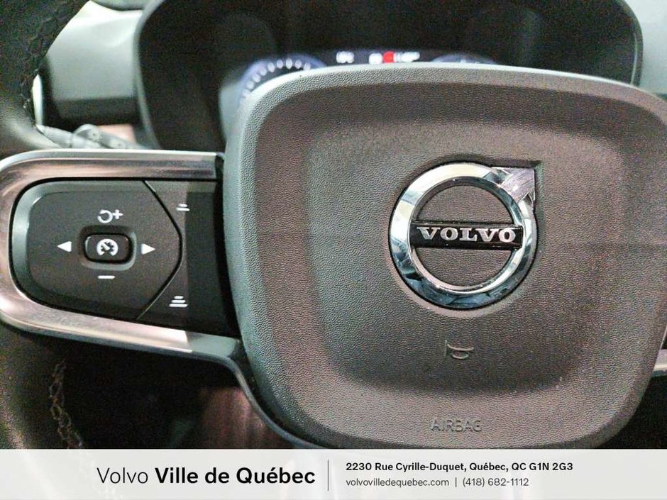 Volvo XC40 Momentum 2022-17