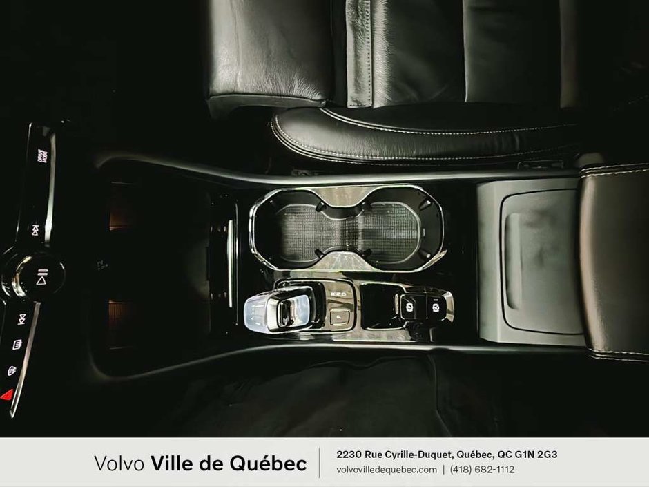 2022 Volvo XC40 Inscription-22