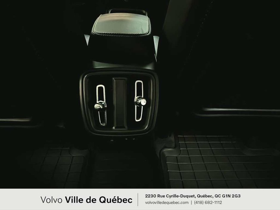 2022 Volvo XC40 Inscription-17