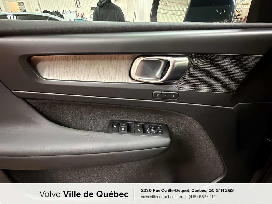 2022 Volvo XC40 Inscription-23