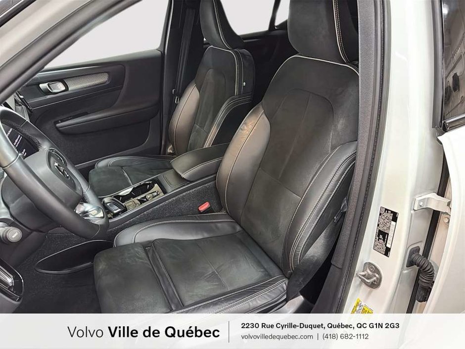 2022 Volvo XC40 R-Design-1