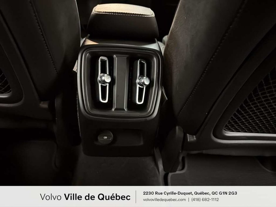 Volvo XC40 R-Design 2022-15