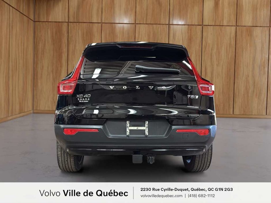 Volvo XC40 R-Design 2022-4