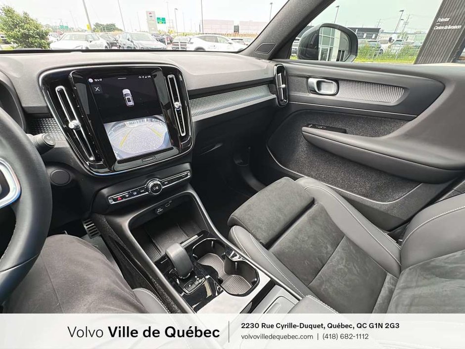 Volvo XC40 Recharge Plus 2022-24