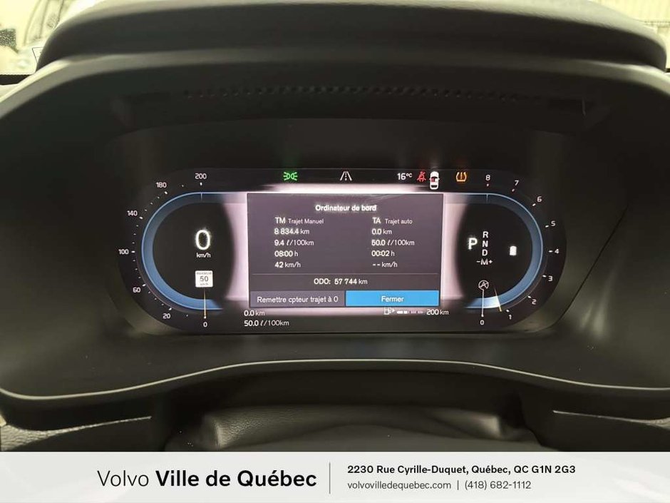 Volvo XC40 Plus Dark B5 2023-18