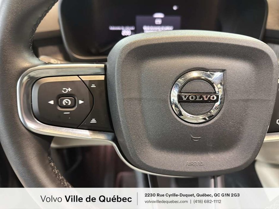 Volvo XC40 Plus Dark B5 2023-17